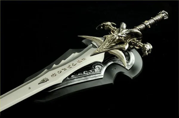 Frostmourne, Blade of the Lich King — Replica Sword