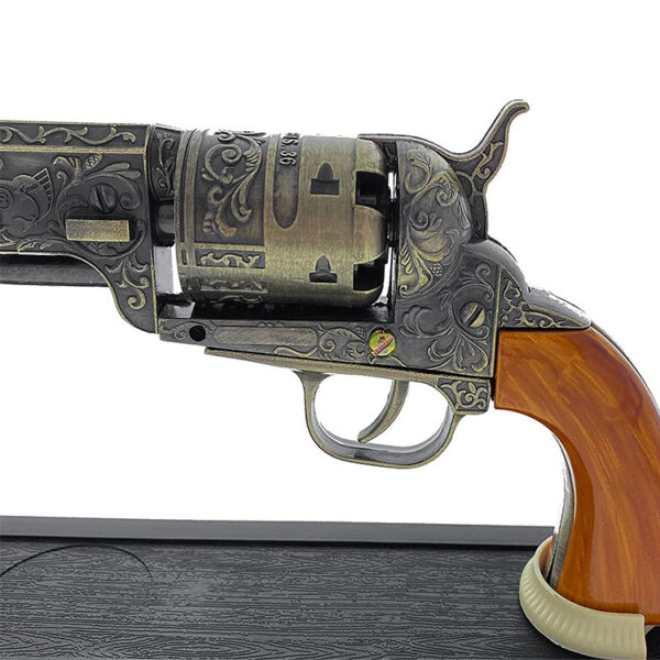Supernatural The Colt Revolver – Metal Display
